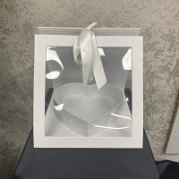 Şık Pencereli Kalpli Karton Çiçek Çantası - 23102 -